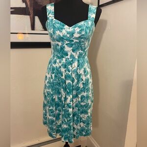 Donna Rocco Dress Size 2 Green and white